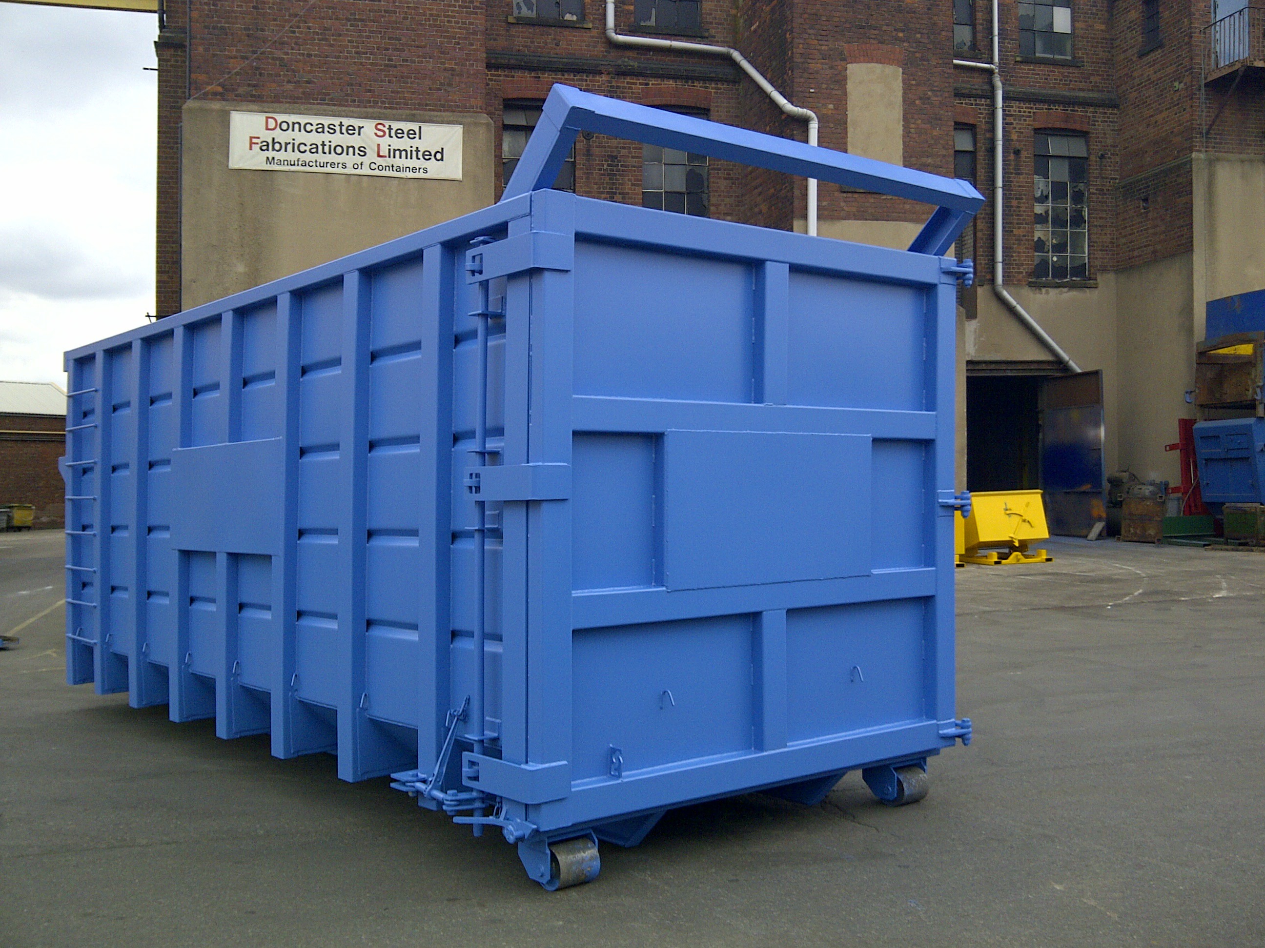 roro waste container